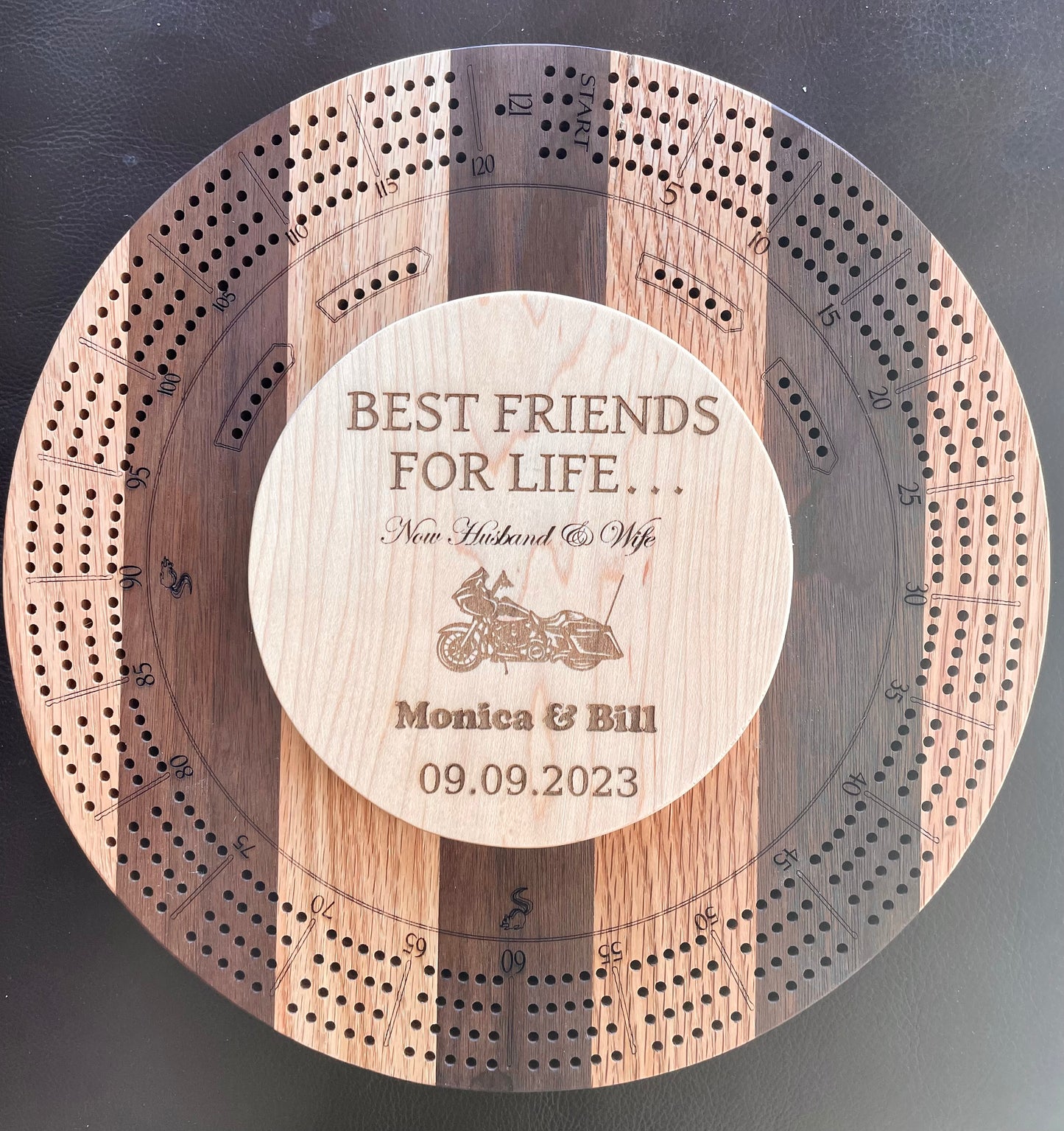 4 Person Cribbage Board - Oak and Walnut